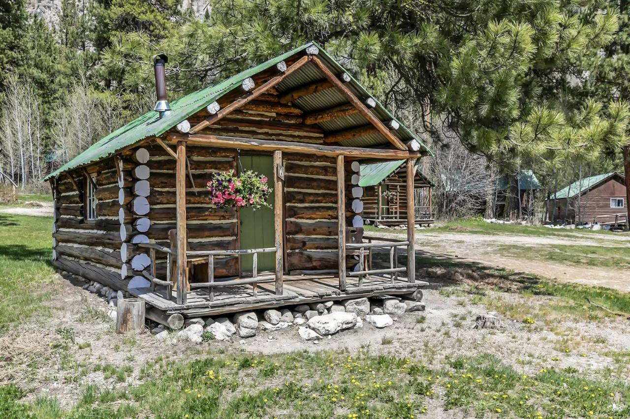 Sawtooth Lodge Stanley Exterior photo