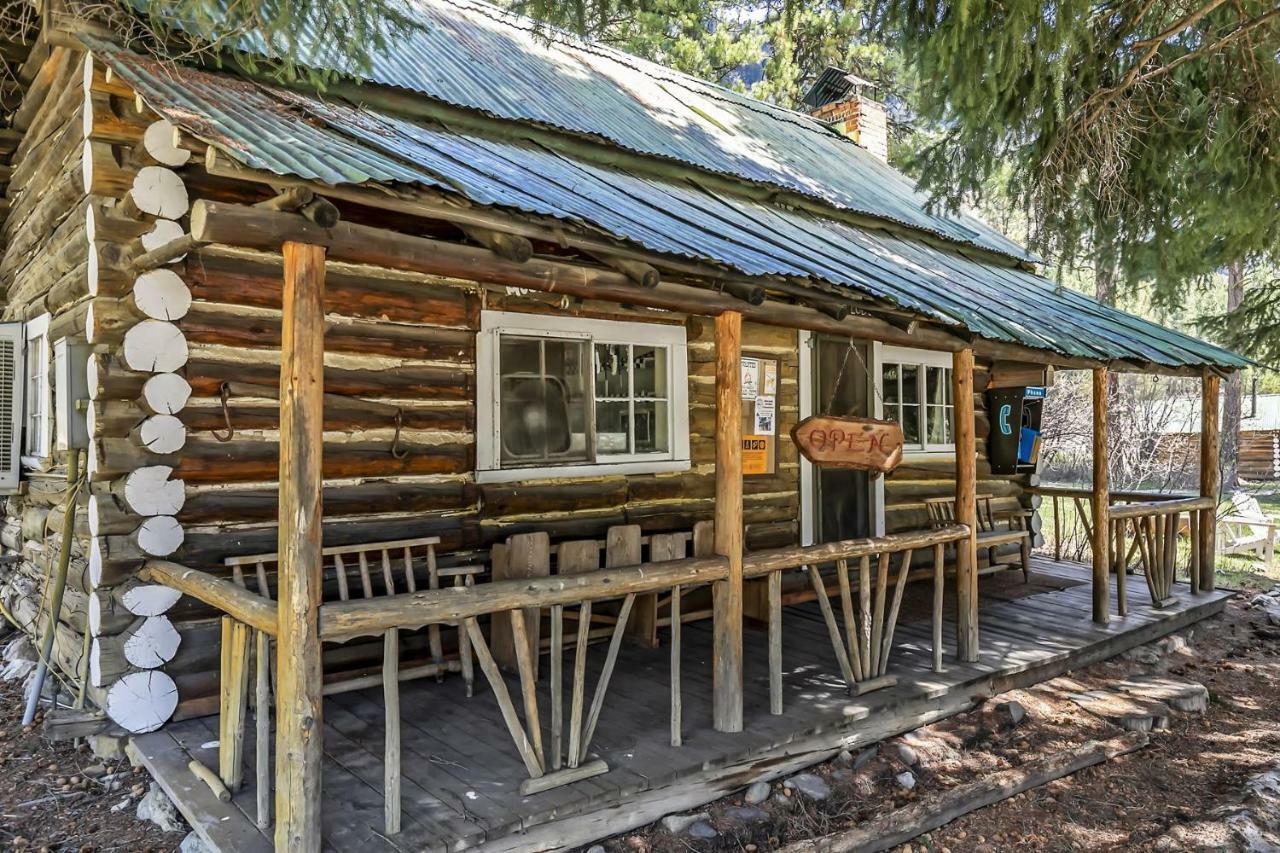 Sawtooth Lodge Stanley Exterior photo